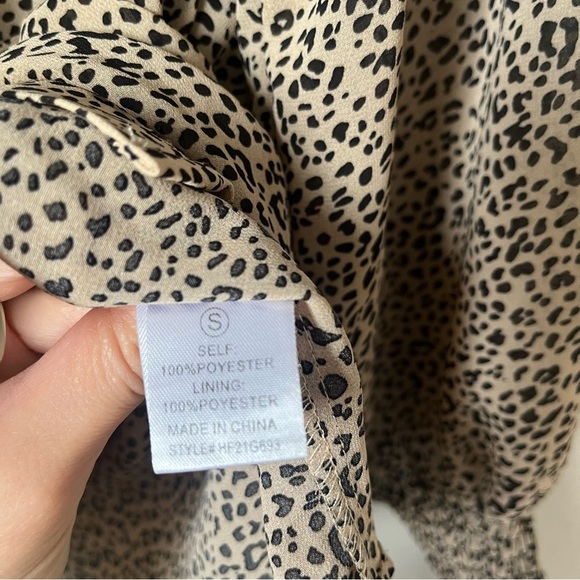 HYFVE Women’s Black and Cream Ruffle Blouse Size Small - Picture 5 of 5